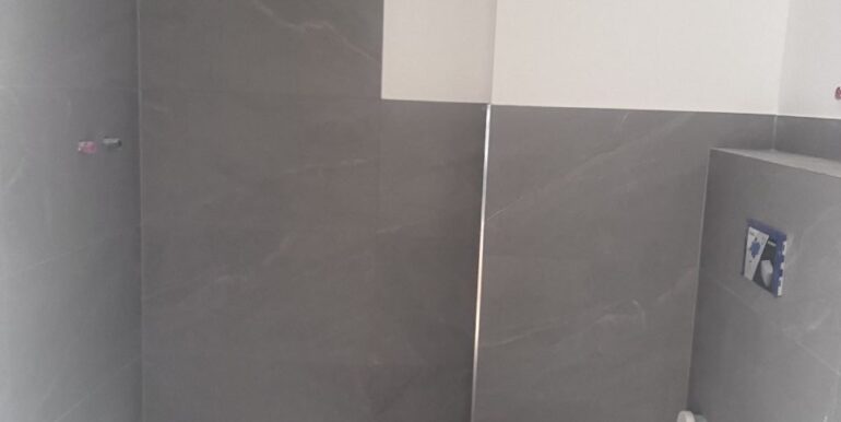 Neues Bad mit Dusche