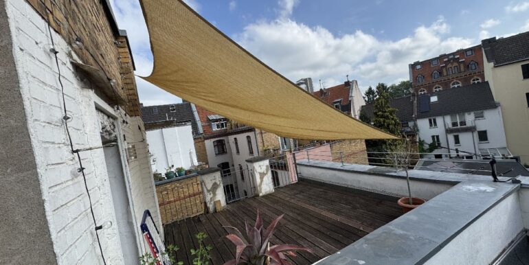 Große Dachterrasse wartet auf Sie