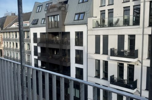 In Köln gibt es immer einen Kirchturm dazu