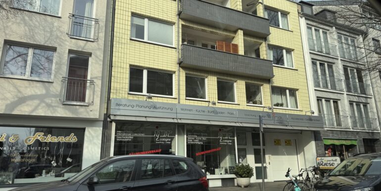 aktuelle Hausansicht vor Fassadendämmung