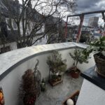 Süßer kleiner Balkon zur ruhigen Hofseite