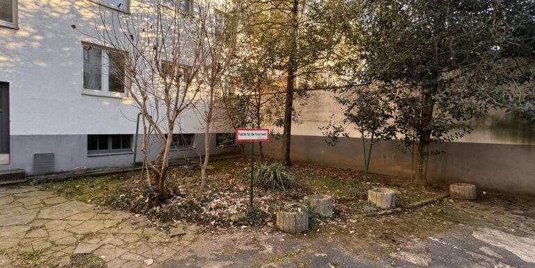 Blick in den winterlichen Hof