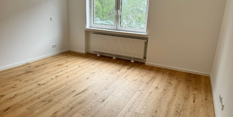 Neue Parkettböden in allen Wohnräumen