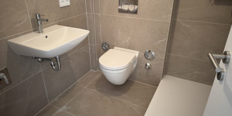 Bad Nr 2 mit Dusche